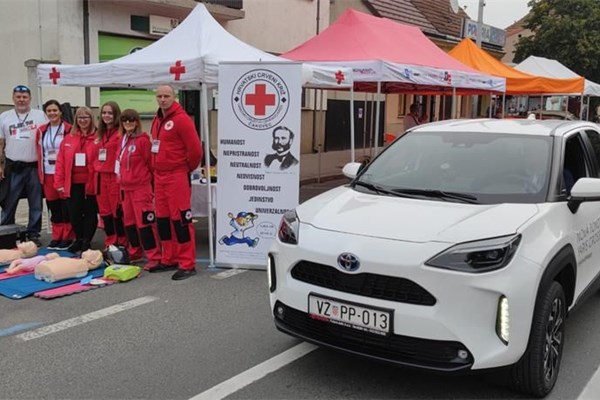 Crveni križ na prvoj autoslalom utrci "Fletni i stekli"